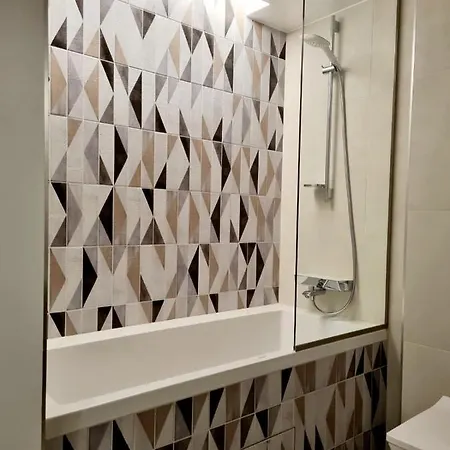 Hilltop - Kiikri City Centre Apartman