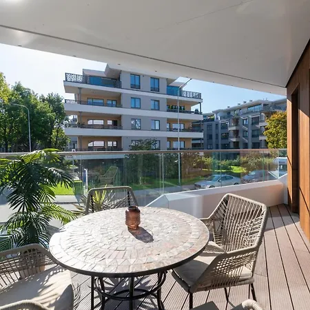 Hilltop - Kiikri City Centre Apartman *