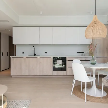 Hilltop - Kiikri City Centre Apartman