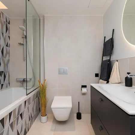 Hilltop - Kiikri City Centre Apartment *